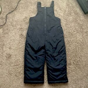 ♥️SOLD♥️Oshkosh Bgosh snow bib overall size 5T